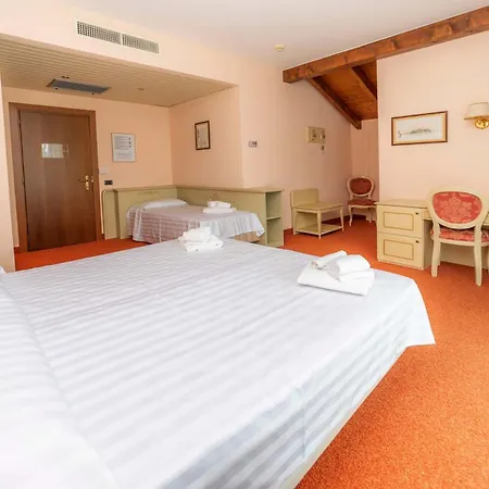 Hotiday Collection - 3*