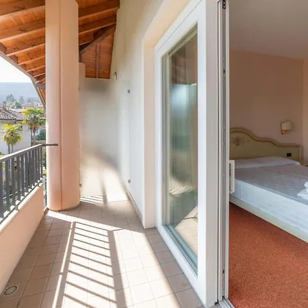 Hotel Hotiday Collection -