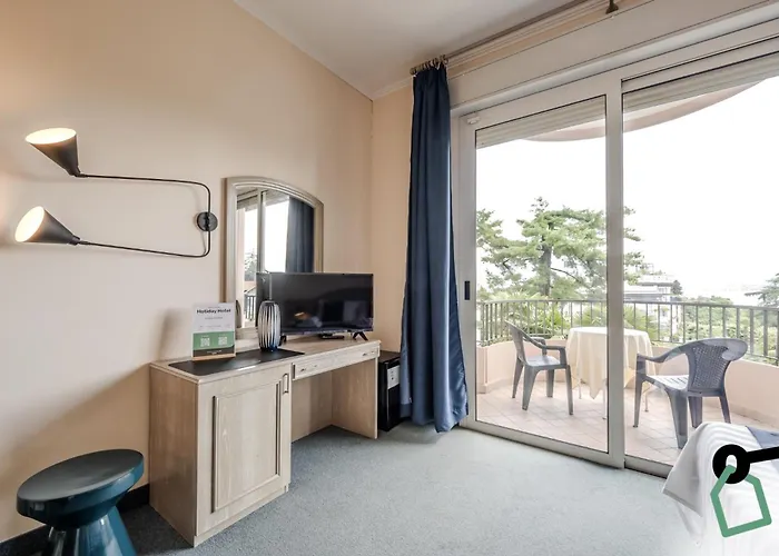 ホテル Hotiday Collection - 3*