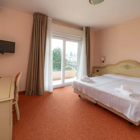 מלון Hotiday Collection -